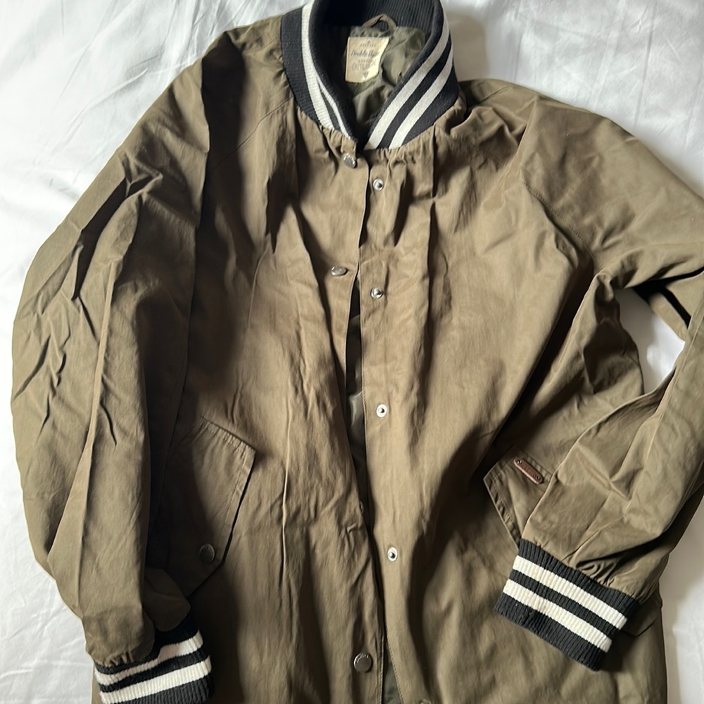 Army green stretch with sporty twist